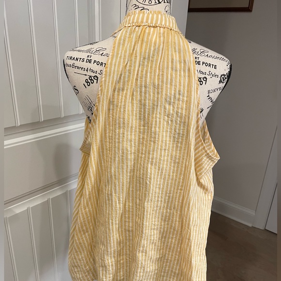 Cute sleeveless cotton top with tassel - Picture 2 of 4